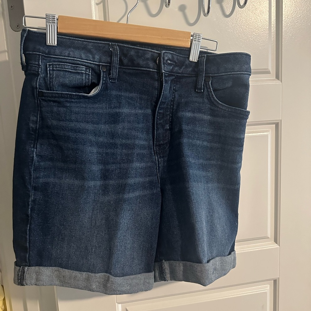 Vera Wang Denim cuffed shorts size 10.
